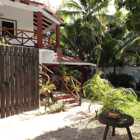 Nido Del Quetzal Hotell Bacalar Exteriör bild