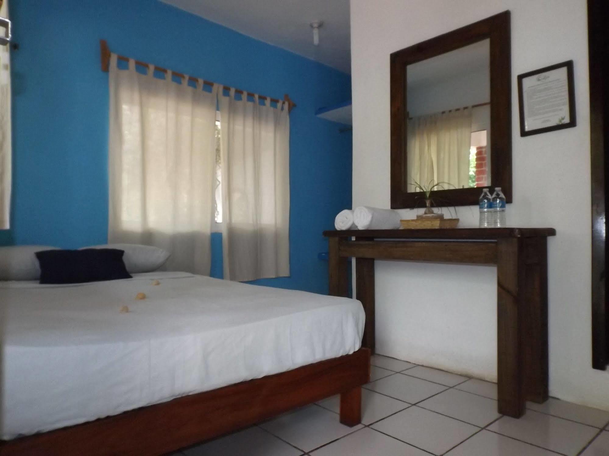 Nido Del Quetzal Hotell Bacalar Exteriör bild